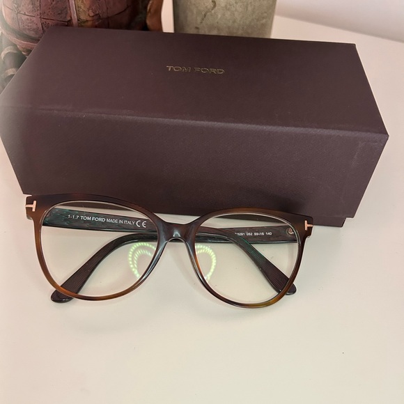 Tom Ford Women's Dark Havana Iridescent Glasses - Picture 10 of 15